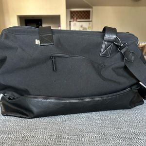 BEIS Weekender in black